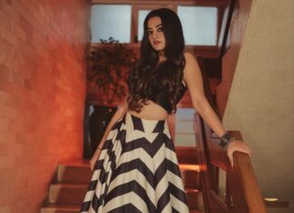 Helly Shah Instagram - Leaving a little sparkle wherever I go 🌟 📸 @ashish_sawant__ 🙍🏼‍♀️ @style_deintrepide 🎥 @itspkofficial_studio 👗 @ranbirmukherjeeofficial 💇‍♀️ @amuthevar