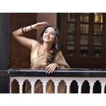 Helly Shah Instagram - सुहाना सफ़र और ये मौसम हसीं ❤️