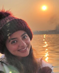 Helly Shah Instagram - Kashmir Sunsets are like eternal ghazals ❤️🫶🏻