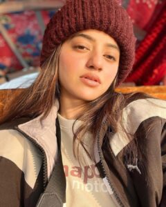 Helly Shah Instagram - Kashmir Sunsets are like eternal ghazals ❤️🫶🏻