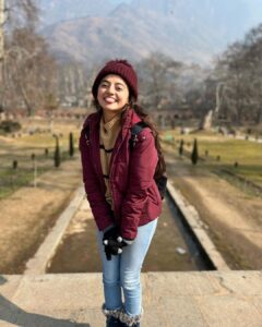 Helly Shah Instagram - Today’s blush …. Sponsored by mountains 🥰✨