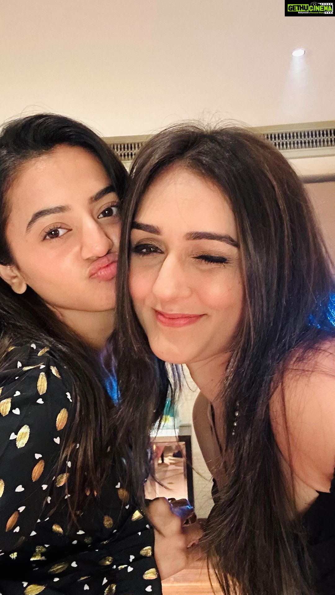 Helly Shah Instagram - After ages with my hellu #reels #reelitfeelit #reelsinstagram #reelkarofeelkaro #reelsindia #tanyasharma #hellyshah