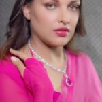 Himanshi Khurana Instagram -