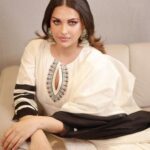 Himanshi Khurana Instagram – Eid Mubarak 🌙
Happy Akshaya Tritiya and Parshuram Jayanti 

Outfit @suidhaagabyshweta 
Jewellery @urbanmutiyar 
Mua @kashish_art 

📸 @himanshukhurana1
