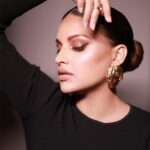 Himanshi Khurana Instagram - Mua @kashish_art Hair @krishna.hairstylist 📸 @himanshukhurana1