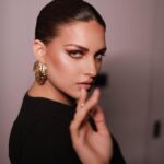 Himanshi Khurana Instagram - Bella 🦩 Mua @kashish_art Hair @krishna.hairstylist 📸 @himanshukhurana1 Dress @victoriabeckham Earrings @zara Heels @louboutinworld