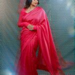 Himanshi Khurana Instagram - Jewellery @urbanmutiyar Mua @kashish_art