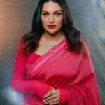 Himanshi Khurana Instagram - Jewellery @urbanmutiyar Mua @kashish_art