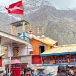 Himanshi Khurana Instagram - PoV : you are on chaar dham yatra Badrinath Dham