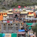 Himanshi Khurana Instagram - PoV : you are on chaar dham yatra Badrinath Dham