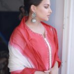 Himanshi Khurana Instagram – Outfit @suidhaagabyshweta 
Jewellery @urbanmutiyar 
📸 @himanshukhurana1