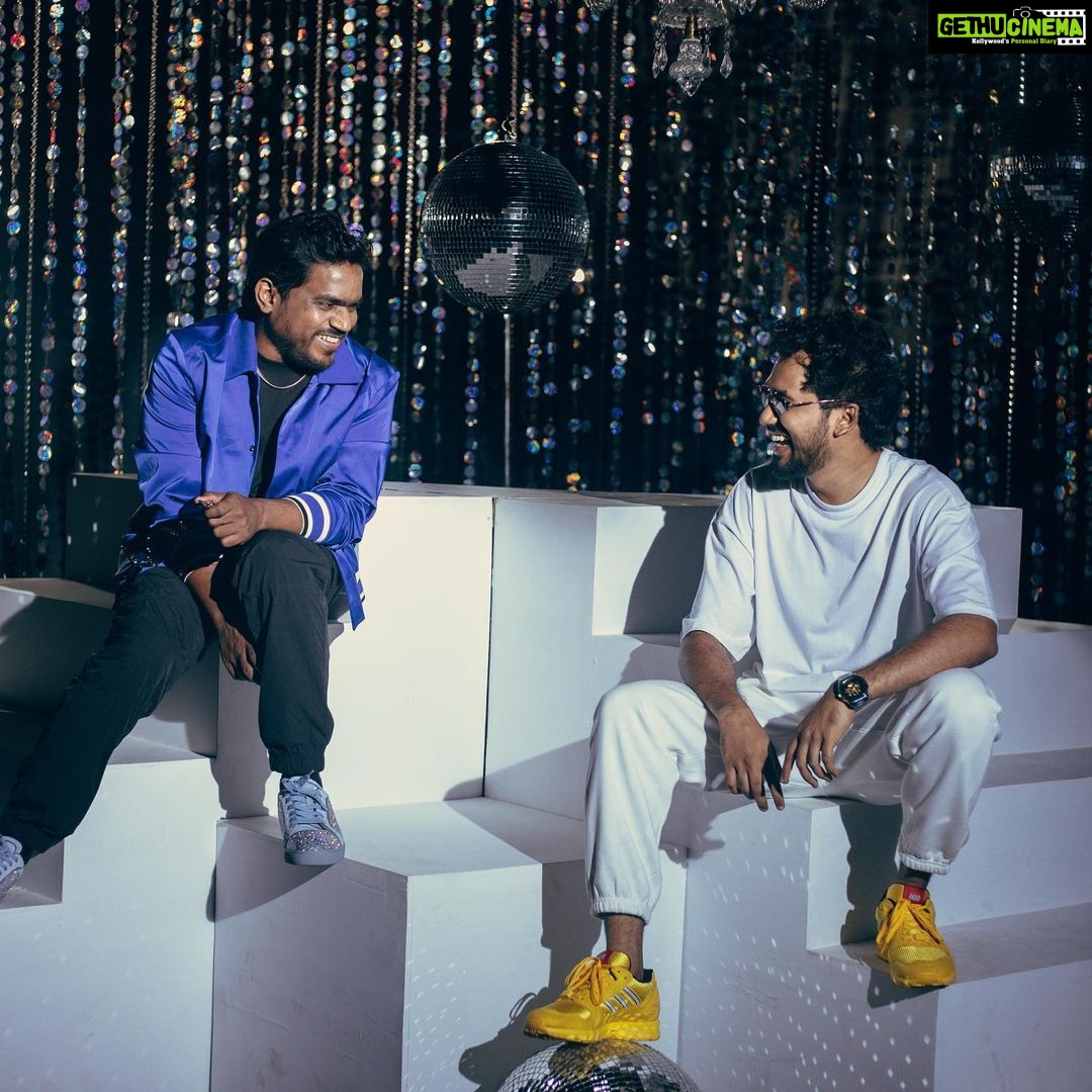 Hiphop Tamizha Instagram - Happy birthday anna @itsyuvan 🥳 உங்கள் நல்ல உள்ளத்துக்கு, உங்க உள்ளம் போலவே இந்த வருடம் செம மகிழ்ச்சியாக அமையும் ❤️🙏🏻