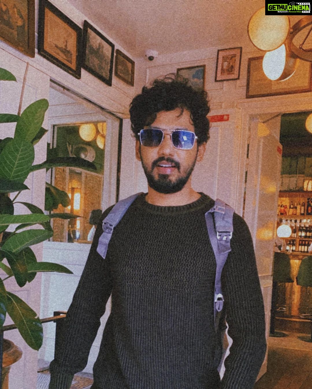 Hiphop Tamizha Instagram - Happy weekend ya’ll ❤️ ✌🏻 i’m travelling this weekend, wassup with ya’ll ? #travelgram Pink Mamma