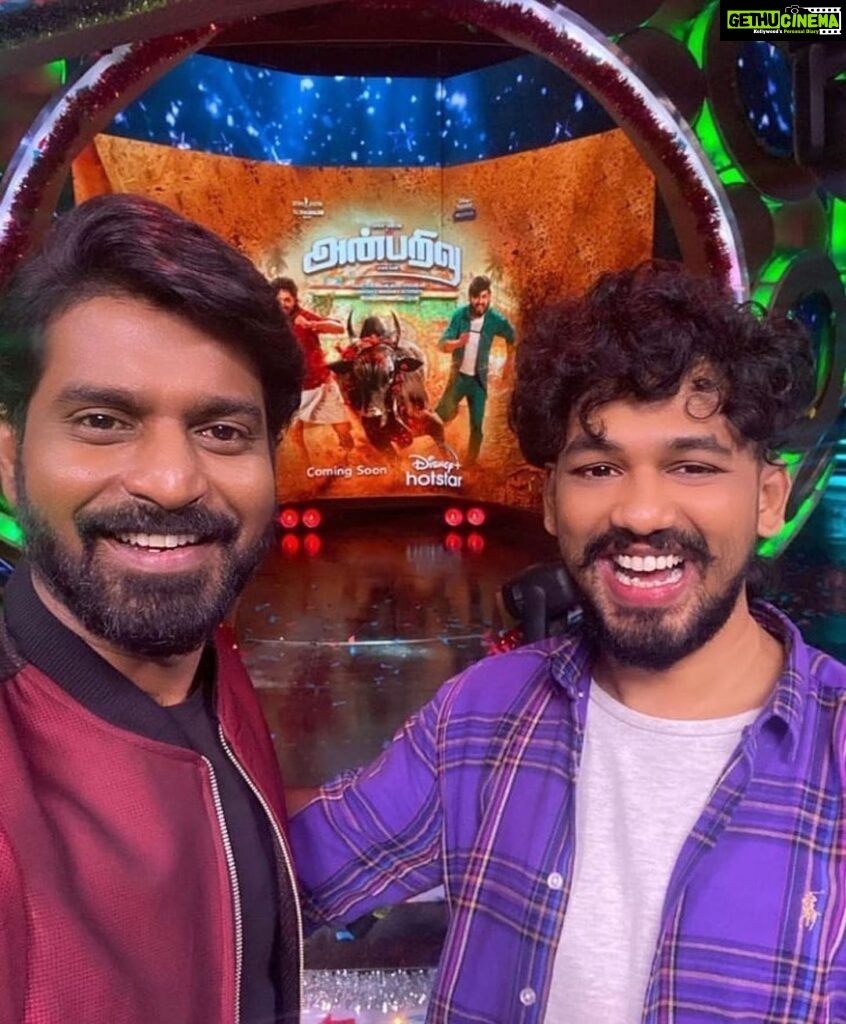 Hiphop Tamizha Instagram - Years may pass but some people they never change. Throwback with my fav @makapa_anand during #Anbarivu promotion ❤️🥳