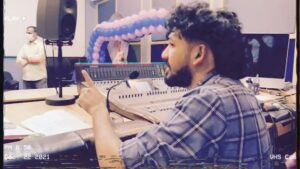 Hiphop Tamizha Instagram - “தேவா அப்பா இல்லைனா நாங்க இன்னும் Studio உள்ள போயிருப்பமானு கூட தெரியாது” என்று ஒரு கானா பாடகர் கூறியது என்றும் என் காதுகளுக்குள் ஒலித்து கொண்டேதான் இருக்கும் ! Deva Sir is a legend ! 
He was a pioneer in breaking boundaries and bringing a new genre of music into the existing format of tamil film music. I’ve always wanted to work with him and very happy, it happened in Anbarivu.