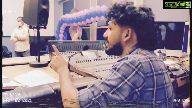 Hiphop Tamizha Instagram - “தேவா அப்பா இல்லைனா நாங்க இன்னும் Studio உள்ள போயிருப்பமானு கூட தெரியாது” என்று ஒரு கானா பாடகர் கூறியது என்றும் என் காதுகளுக்குள் ஒலித்து கொண்டேதான் இருக்கும் ! Deva Sir is a legend ! He was a pioneer in breaking boundaries and bringing a new genre of music into the existing format of tamil film music. I’ve always wanted to work with him and very happy, it happened in Anbarivu.
