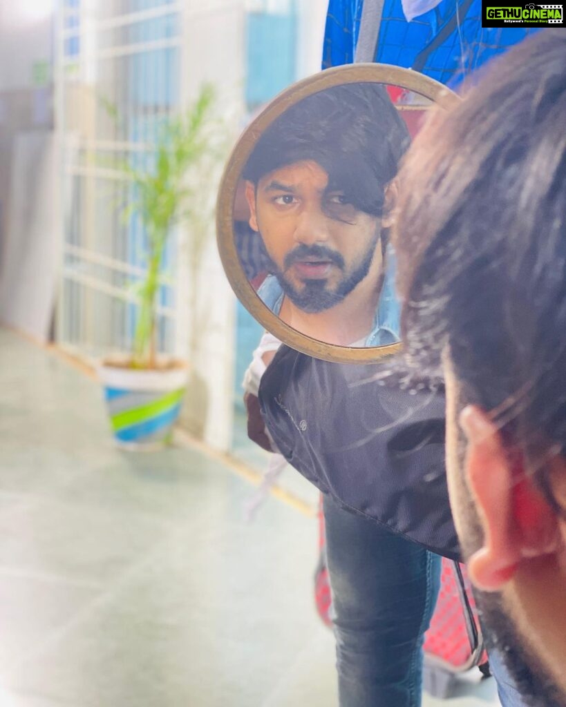 Hiphop Tamizha Instagram - When i looked at the mirror & went - 🤔 #anbarivudiaries