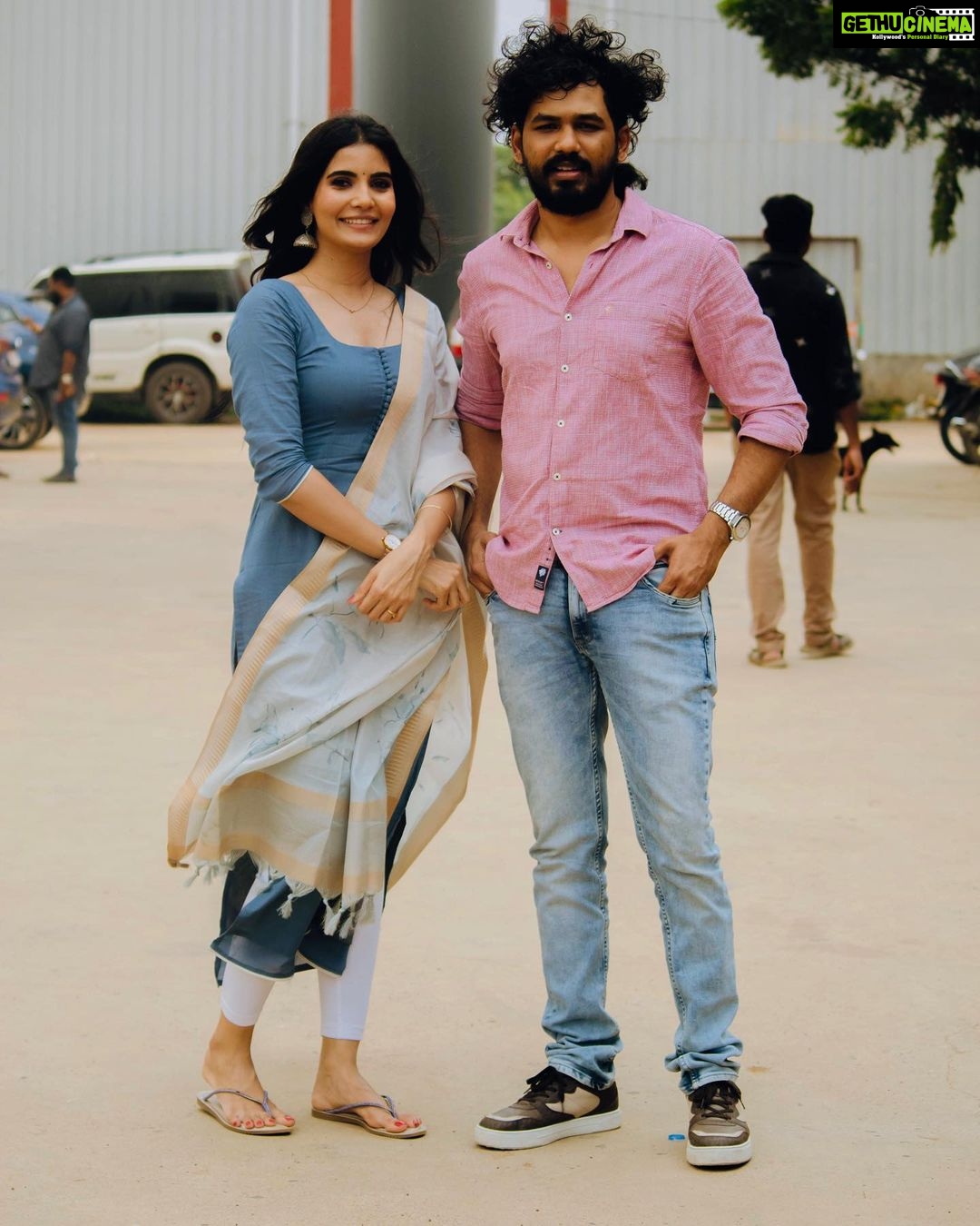 Hiphop Tamizha Instagram - Trailer is out now (link in bio) #sivakumarinsabatham - Sivakumar & Shruthi 🤟🏻 Aduthu ovvoru charecter ah intro panrom 🙏🏻