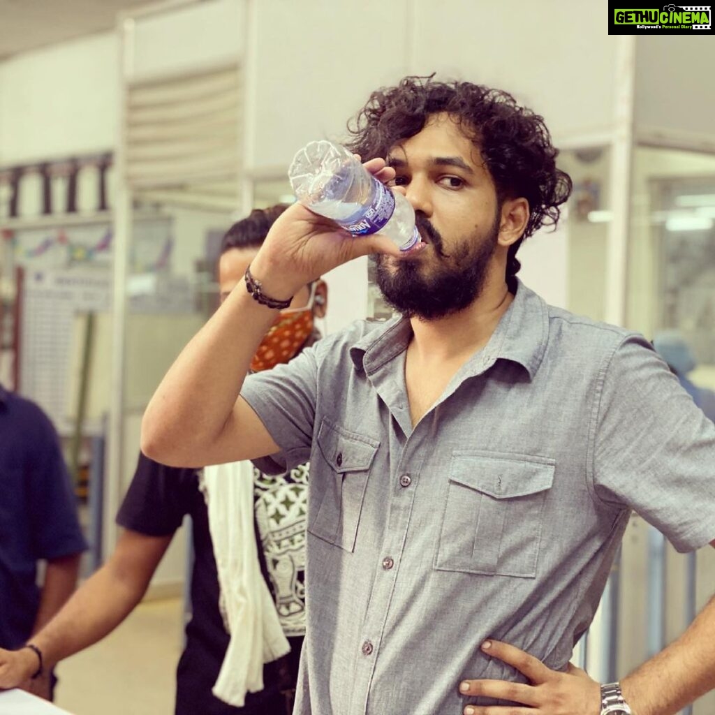Hiphop Tamizha Instagram - Drink Water, Stay Hydrated ❤️😁🙏🏻 Meanwhile, #SivakumarinSabadham is trending no 1 on Youtube & is on the covers of almost all the streaming platforms ✌🏻If you haven’t watched - link is in the bio 🤟🏻 அன்புடன் Sivakumar alias Butterfly Mandayan 😁🙏🏻