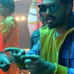 Hiphop Tamizha Instagram - இந்த இரண்டு பேர் இல்லாம இந்த music video இல்லை #thunderkaaran க்கு thank you 😁🙏🏻 - First time i worked with @dancersatz on a song ! Thank you for the beautiful choreography brother ❤️ @aswinfilm - நான் என்னனு சொல்ல 🤷🏻‍♂️ video soober ❤️ thank you my anbu thambi 👍🏻
