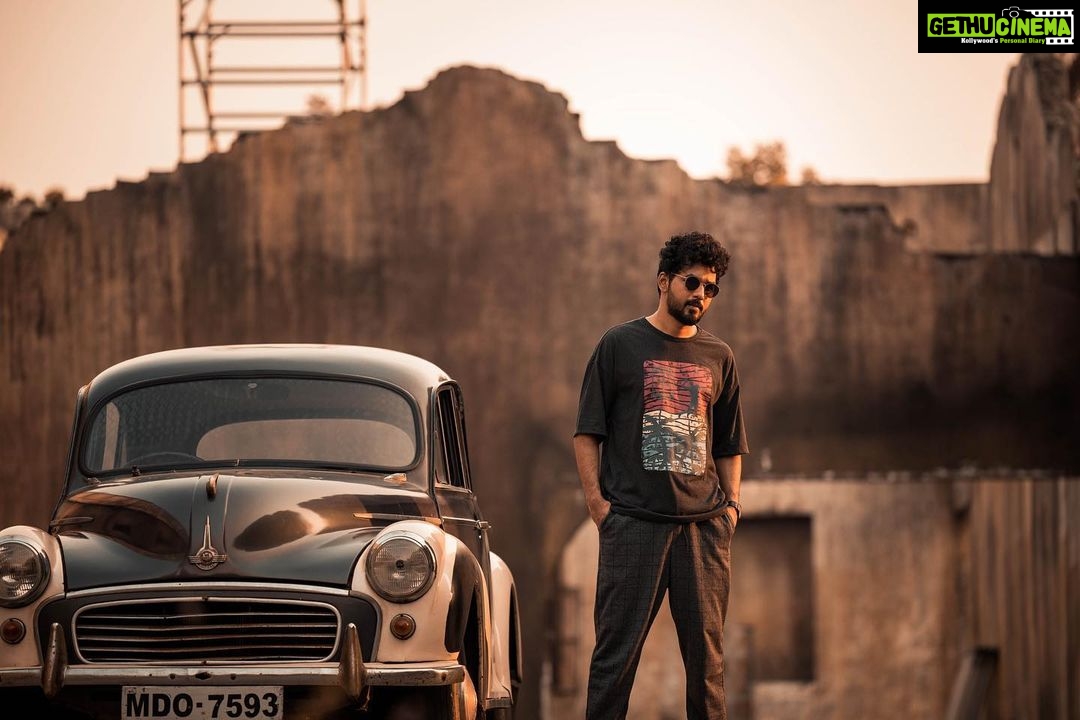 Hiphop Tamizha Instagram - Music Video dropping on Valentines day ✌🏻😁❤️ #tamilhiphop #independentmusic