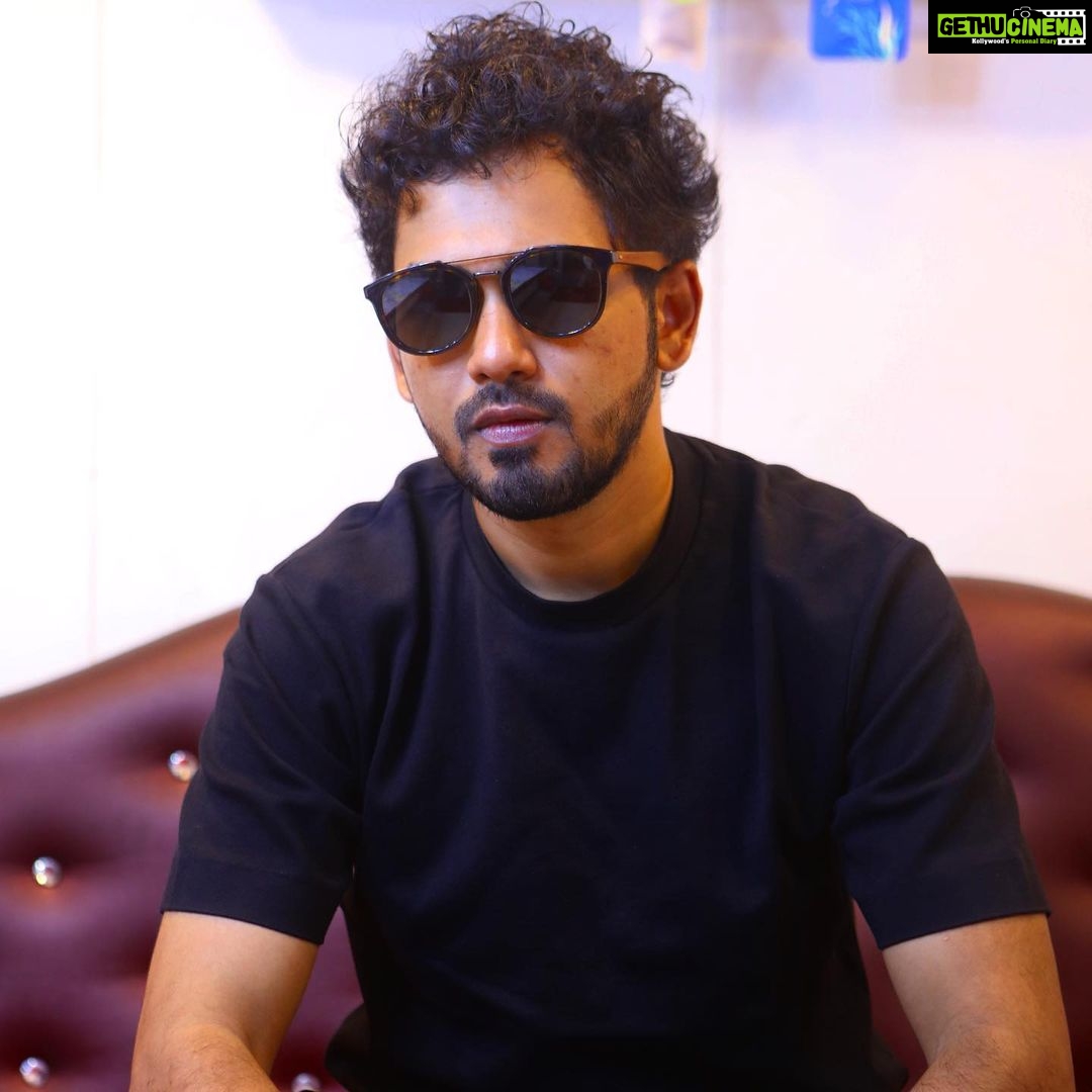 Hiphop Tamizha Instagram - Wrapping up !!! You all gon’ vibe with #veeran soon !!!