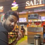 Hussain Dalal Instagram - Yaad hai?... jab garmiyon mein, lunch break ke dauran hum chhup kar school ke gate mein haath daal kar, thele se amrood khareeda karte the ? Aur lete hue cheenkh kar poochhte the "mirchi powder aur Namak daala na ? ".... Bas Wahi taste humari life mein comeback kar Raha hai ! @salt.pune makes the most amazingly authentic guava icecream with chili and SALT, (ofcourse ) on top ❤️ For a trip down memory lane, hop over to @salt.pune at Salunke Vihar. In Pune. Maharashtra. And experience nostalgia like never before !! iss EID WEEKEND par, I'm going to be at @salt.pune where are you going to be ? Photo credit - @zeebamiraie ❤️