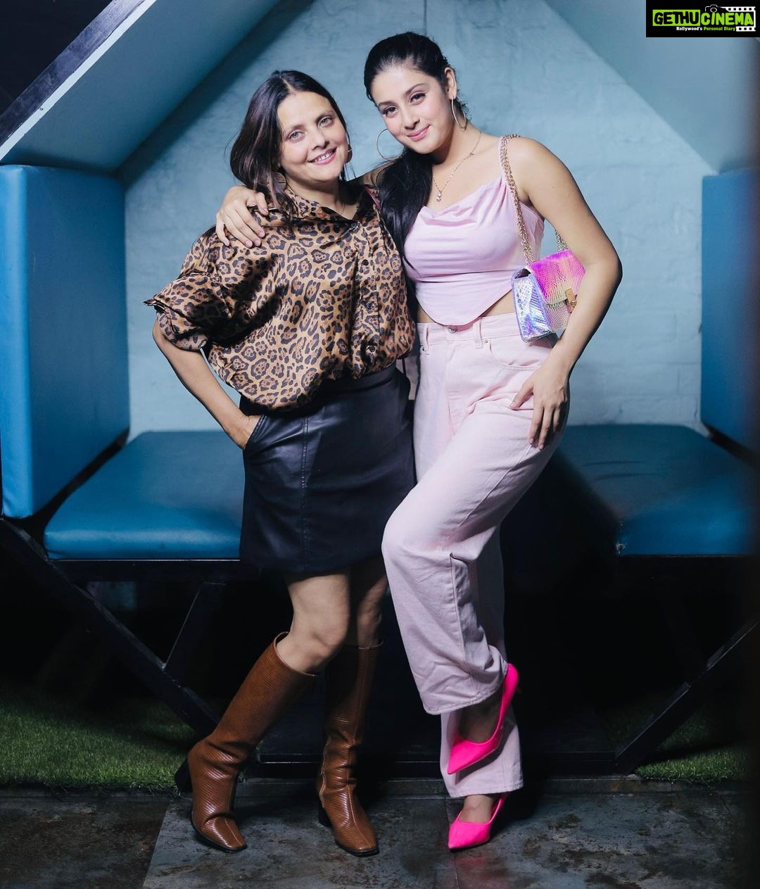 Isha Malviya Instagram - Happiest Birthday to my best friend, my mentor and the loml, thankyou for everything, love yaa maa❤️🌎 . #happybirthdaymaa #ishamalviya #momdaughter