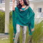 Isha Malviya Instagram - What a lovely song! @akullofficial 😍🤲🏻 . DC by - @sagar_bora 💃🏻 . #laalmehendiyaan #akull #dance #ishamalviya #suit