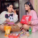 Isha Malviya Instagram - please batao SIRI🥺🥤🍟 @11__s_h_i_v_i_i__11 . #trending #heysiri #bff #reel