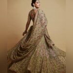Isha Malviya Instagram – Nahi Mushkil Wafa, Zara Dekho Yahan Teri Aankhon Me Basta Hai Mera Jahan!✨
.
Photographer: @deepikasdeepclicks
Outfit: @the_rosegirl
Makeup: @makeupbyharpyvirk
Jewellery: @manimuktaajewels
Hair: @anwarhairstylist
Styled by: @khwaish_mehta @isshhhbykhwaish
Location: @deepikasdeepclicks
Shoot Managed & Executed by: @insyncdigitals 
.
#ishamalviya