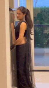 Isha Malviya Instagram - bus itna hi farq hai..🥀🖤 . #reel #ishamalviya #saree #trending