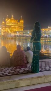 Isha Malviya Instagram - 🕊🙏🏻❤️
.
#goldentemple #ishamalviya #amritsar