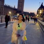 Isha Malviya Instagram - ❤️🇬🇧 . @chingari_in #throwback #london #dil