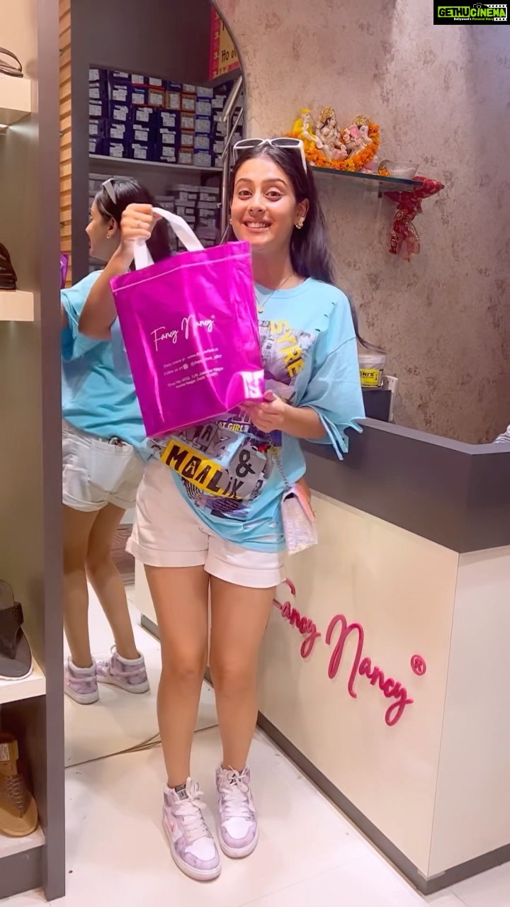 Isha Malviya Instagram - hey lovelies!❤️ Recently visited this footwear store @dapperfeet_officl in Kamla Nagar market (Delhi) and they have an awesome collection of heels, flats and platforms. Also they have their own website Www.dapperfeet.in wherein if you use my discount code : "IM20" you can get a flat 20% off of their amazing collection. 👠 Do check their store by the name FANCY NANCY just next to Keventers in Kamla Nagar market (Delhi) ,or ONLINE at Www.dapperfeet.in. 😍