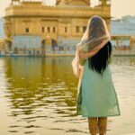 Isha Malviya Instagram - Thankful, Grateful and Blessed!🙏🏻❤️ #nineteentoday #waheguru Golden Temple