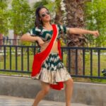 Isha Malviya Instagram – BULLET SONG for my southindian fam!🏍😉
.
#bulletsong #dance #southindian 
.
Styled by @mamta__malviya02 ❤️