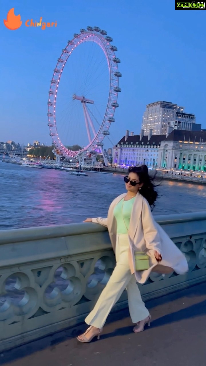Isha Malviya - 390.9K Likes - š¬š§š
.
@chingari_in
#ishamalviya #londondiaries