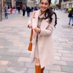 Isha Malviya Instagram - tag your favourite person.😍♥️ . #ishamalviya #london #jassu