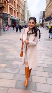 Isha Malviya Instagram - tag your favourite person.😍♥️
.
#ishamalviya #london #jassu