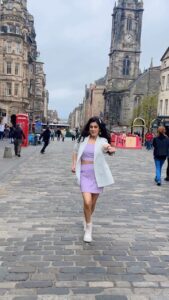 Isha Malviya Instagram - trend in london💃🙈 #trend #ishamalviya #jassu #dance #london