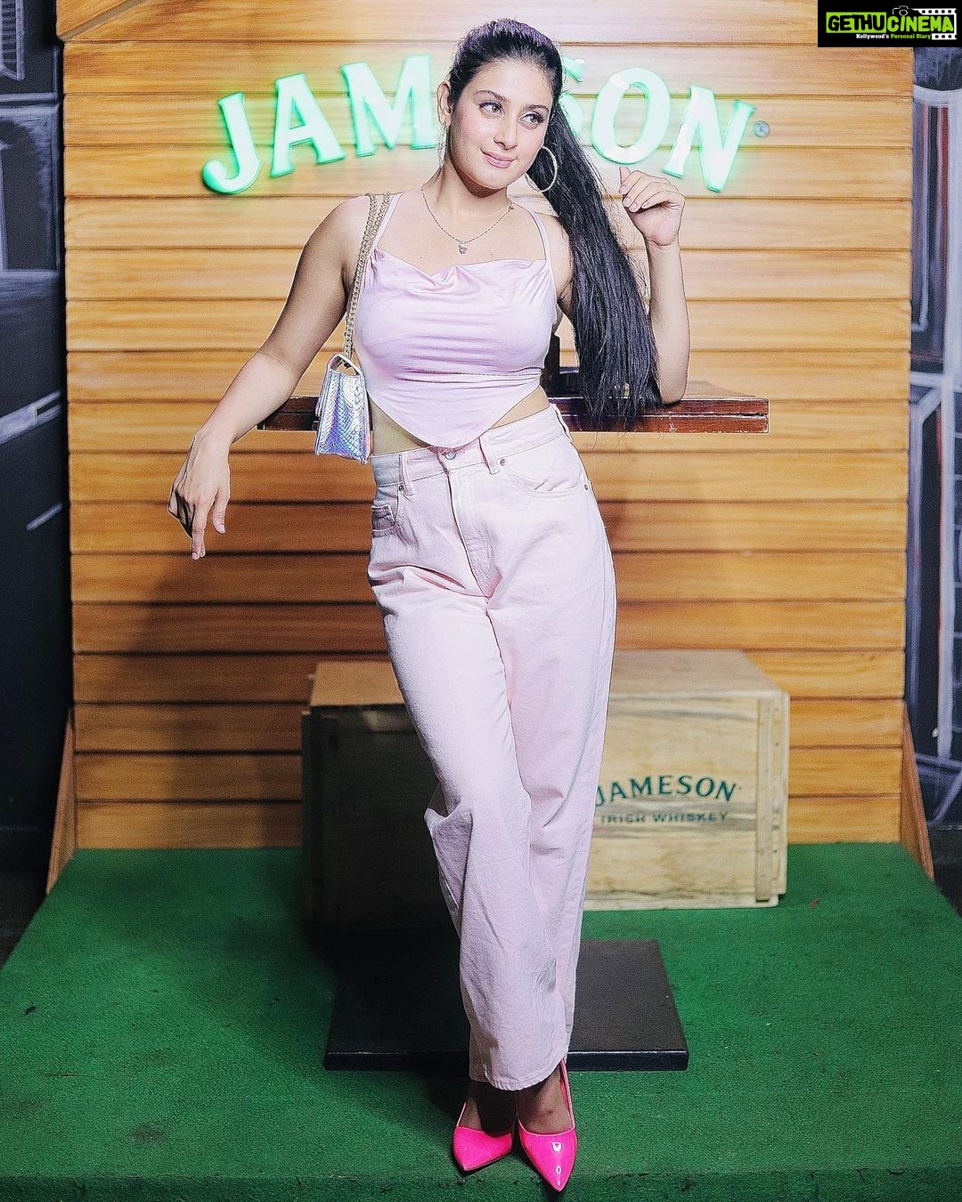 Isha Malviya Instagram - Do it now, sometimes later becomes never!🌸 . Location Courtesy @culturechd . #ishamalviya #jassu #wednesdaypost