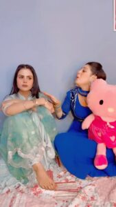 Isha Malviya Instagram - ki ae tainu?😡 aayi vaddiiiii 😏 #sandhusisters #prisha #jasejo
