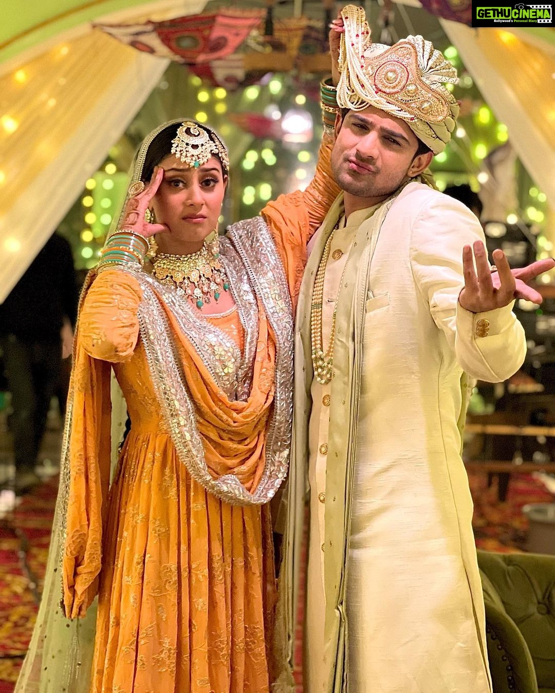 Isha Malviya Instagram - yeh kya hua, kese hua, kab huaaaa?š¤Æš¬ā„ļø #udaariyaan#jasrik#abhisha#atrangishaadi . One word for yesterday's episode?š keep watching udaariyaan MON-SAT at 7pm only on @colorstv ! . styled by @sethchetna5 š