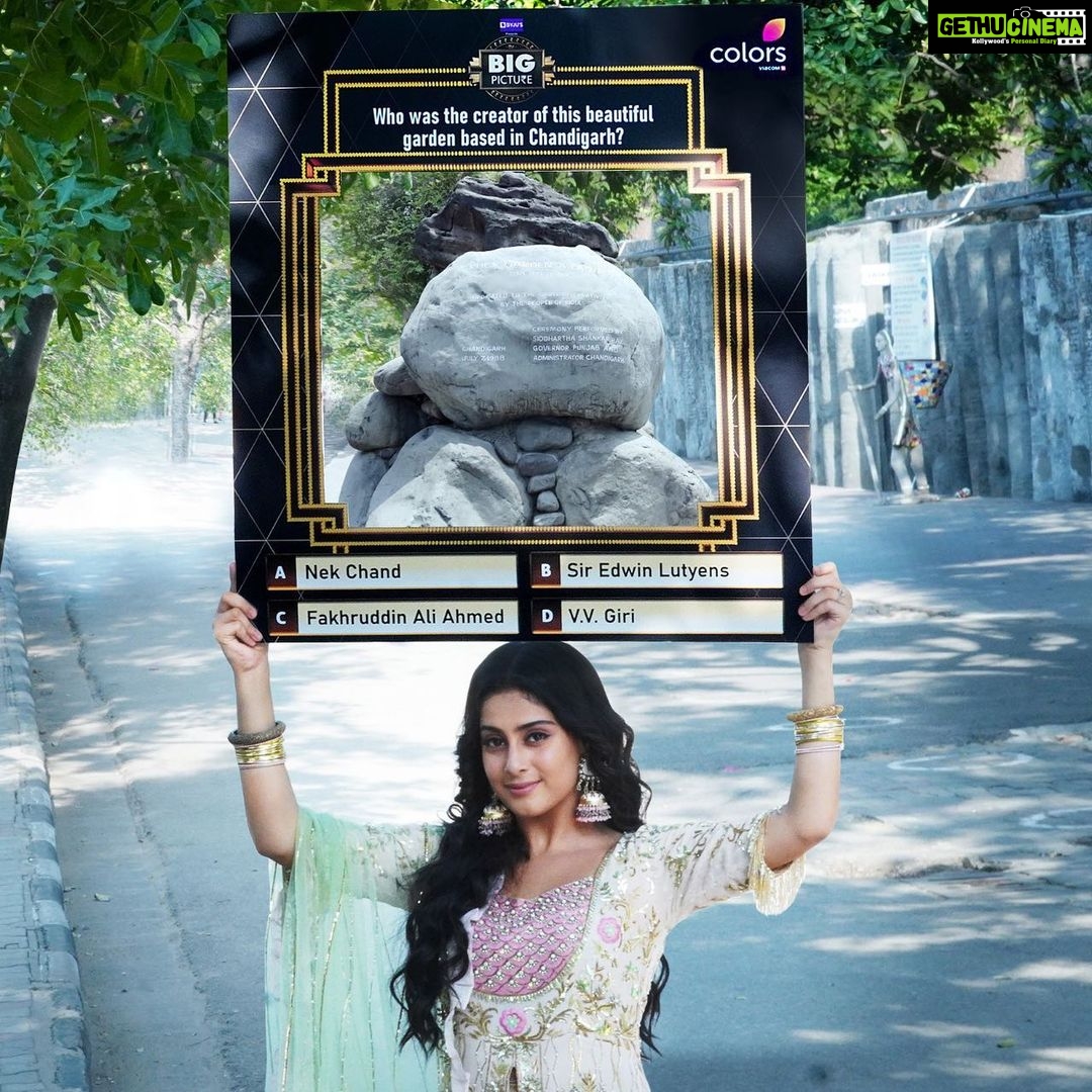 Isha Malviya Instagram - Took an ‘Udaariyaan’ to this eco-friendly garden in the city – only to QUIZ YOU, ahead of the premiere of #TheBigPicture, India's first visual-based quiz show.😍 Our loved ‘Bittu of Band Baaja Baaraat’, @ranveersingh is hosting the show and I can't hold my excitement any further! Quickly post your responses in the comments box. GET READY FOR THE ANOKHA GAME! Don't forget to watch, The Big Picture hosted by @ranveersingh on @colorstv & @voot starting 16th October, Saturday and Sunday at 8pm #TheBigPicture #RanveerOnColors #quizshow #gameon
