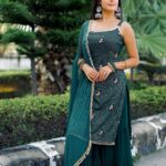 Isha Malviya Instagram - lagi hai teri aadatein mujhe jabse, hai tere bin pal bhi baras lagte!♥️ . Suit from @naari_collections 💚 Picture credit @vikas_photographer_ 📸 . #ishamalviya #udaariyaan #onset #jassu
