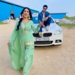Isha Malviya Instagram - tu hi mere peeche aaya piya😏♥️ @aebyborntoshine . #ishamalviya#abhishekkumar#instagramreels