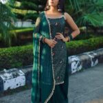 Isha Malviya Instagram - lagi hai teri aadatein mujhe jabse, hai tere bin pal bhi baras lagte!♥️ . Suit from @naari_collections 💚 Picture credit @vikas_photographer_ 📸 . #ishamalviya #udaariyaan #onset #jassu