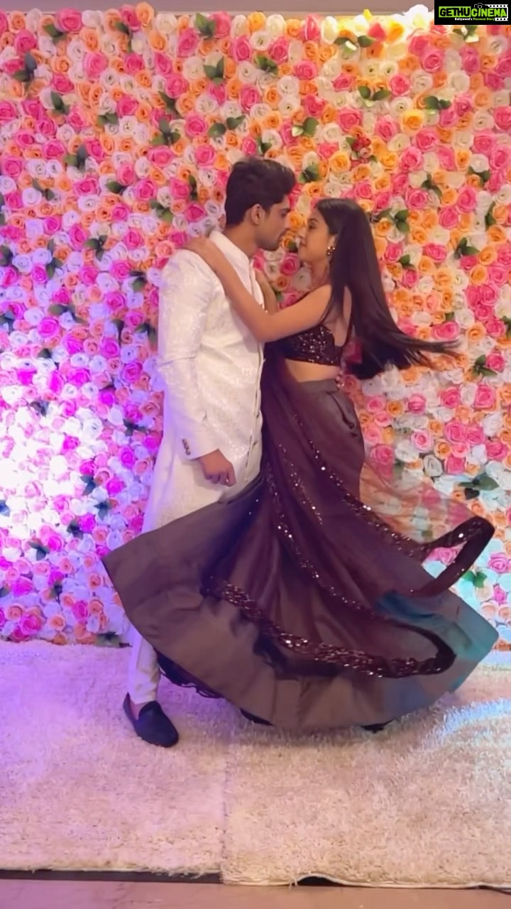 Isha Malviya Instagram - rate this!♥️🔥 . #ishamalviya#abhishekkumar#transition#reel