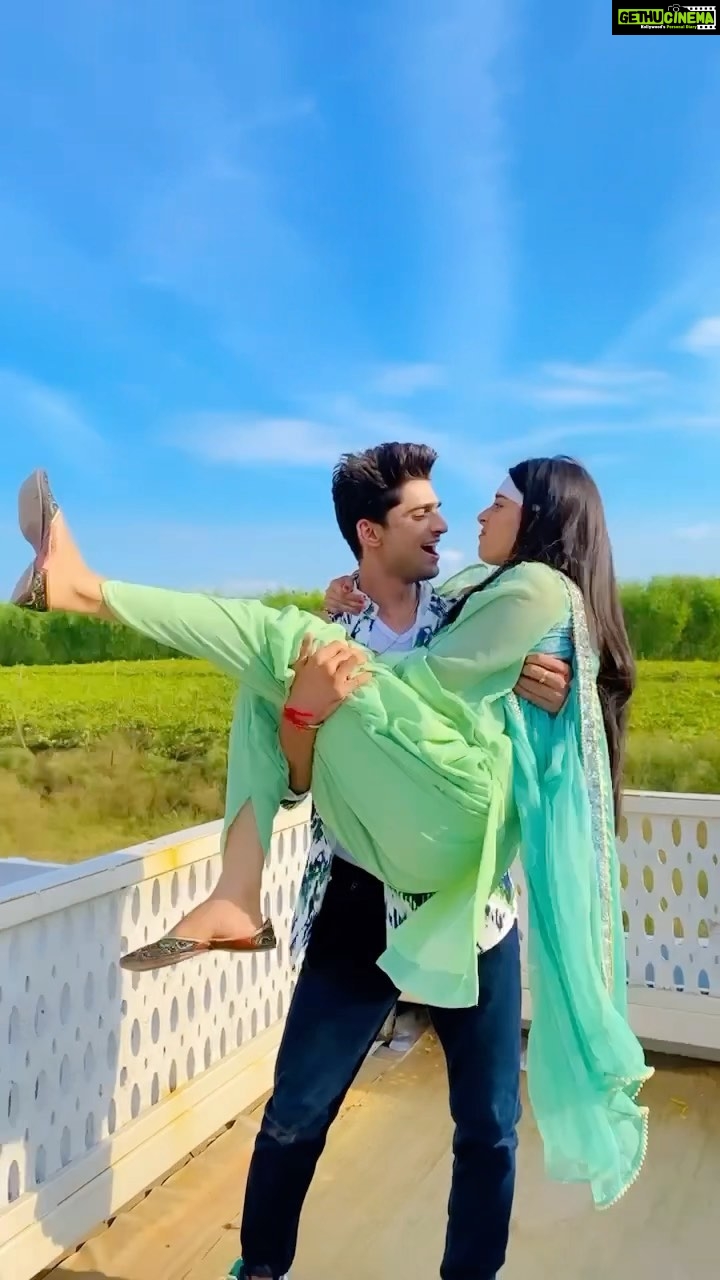 Isha Malviya Instagram - na ji naa ji😳♥️ @aebyborntoshine . #reels#udaariyaan#abhisha#jasmine#amrik styled by @sethchetna5 video credit @vikas_photographer_
